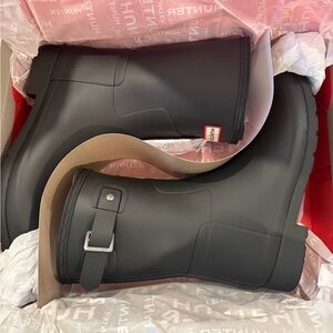 Hunter Women's Black Short Boots